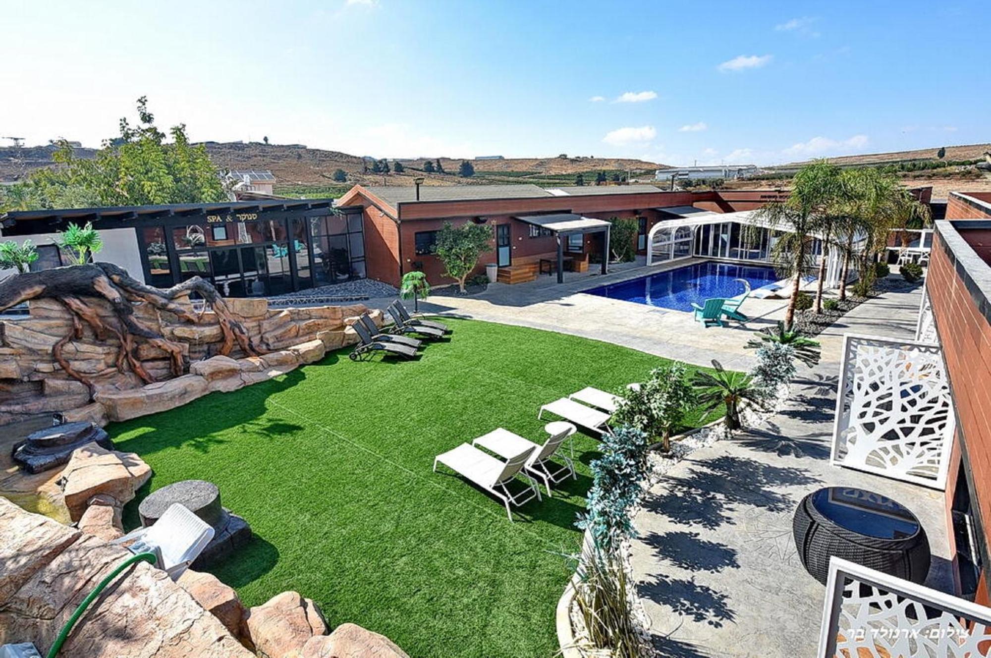 אוטופיה בצפון - מתחם אירוח מפואר Hotel Dalton Bagian luar foto