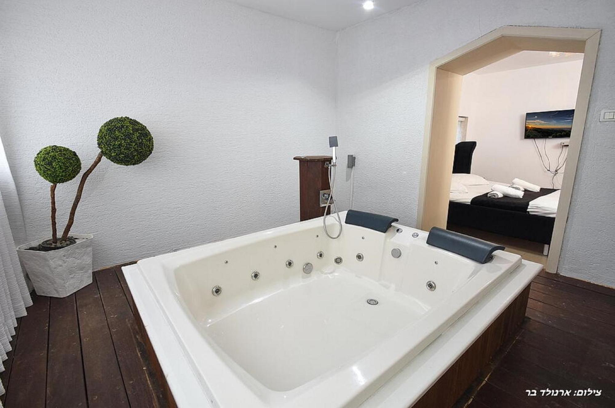 אוטופיה בצפון - מתחם אירוח מפואר Hotel Dalton Bagian luar foto